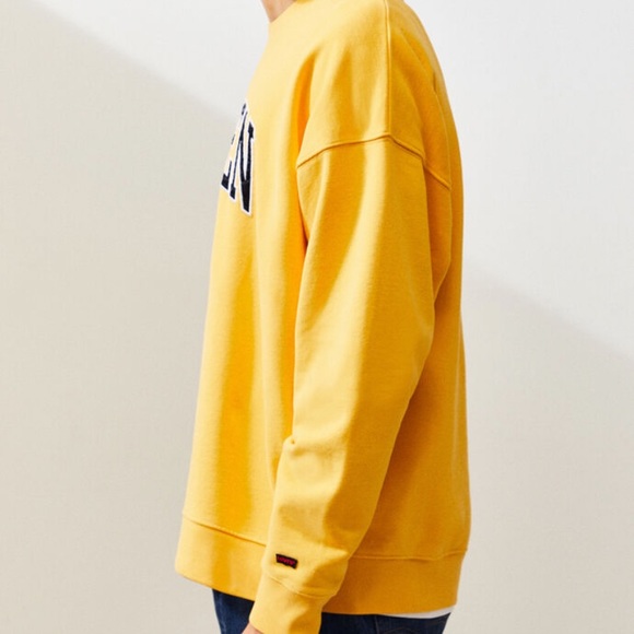 stranger things x levi’s yellow eleven sweater - Picture 4 of 5